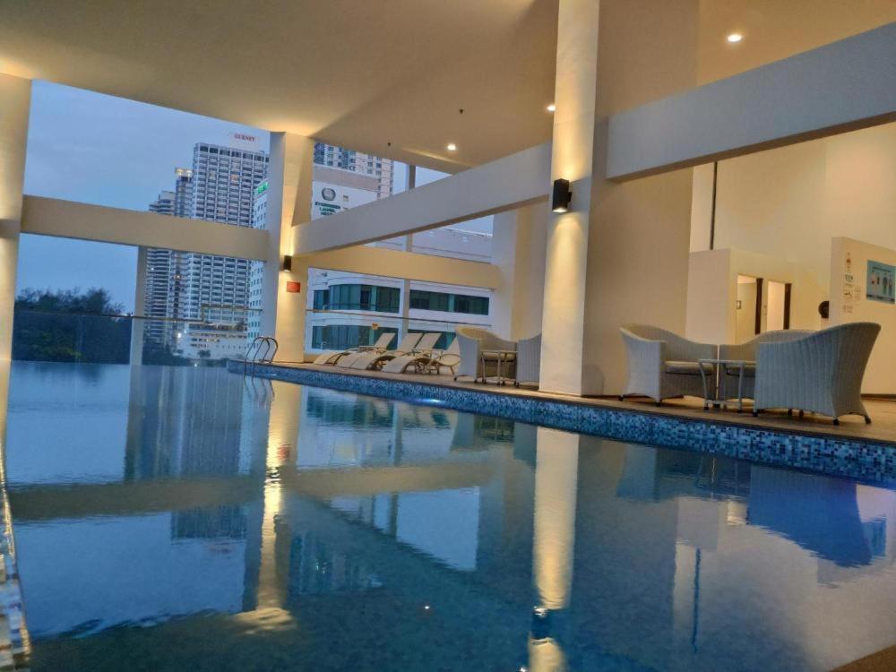 Sunrise Gurney Premium Executive City/Seafront Suite - Penang George Town Esterno foto