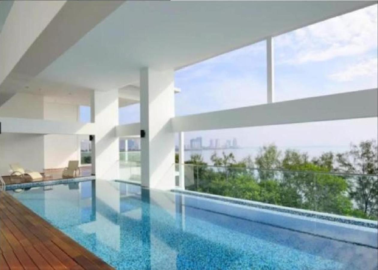 Sunrise Gurney Premium Executive City/Seafront Suite - Penang George Town Esterno foto