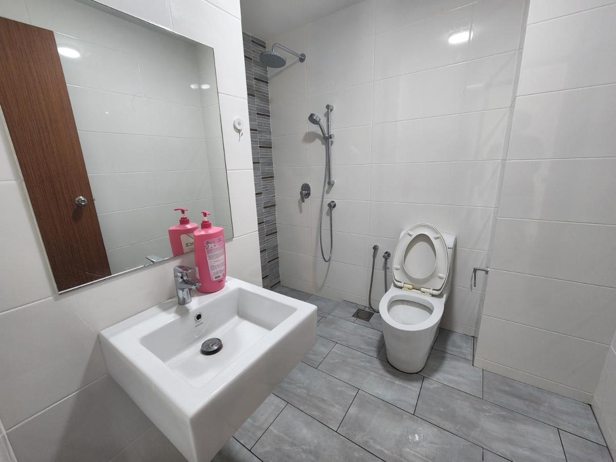 Sunrise Gurney Premium Executive City/Seafront Suite - Penang George Town Esterno foto